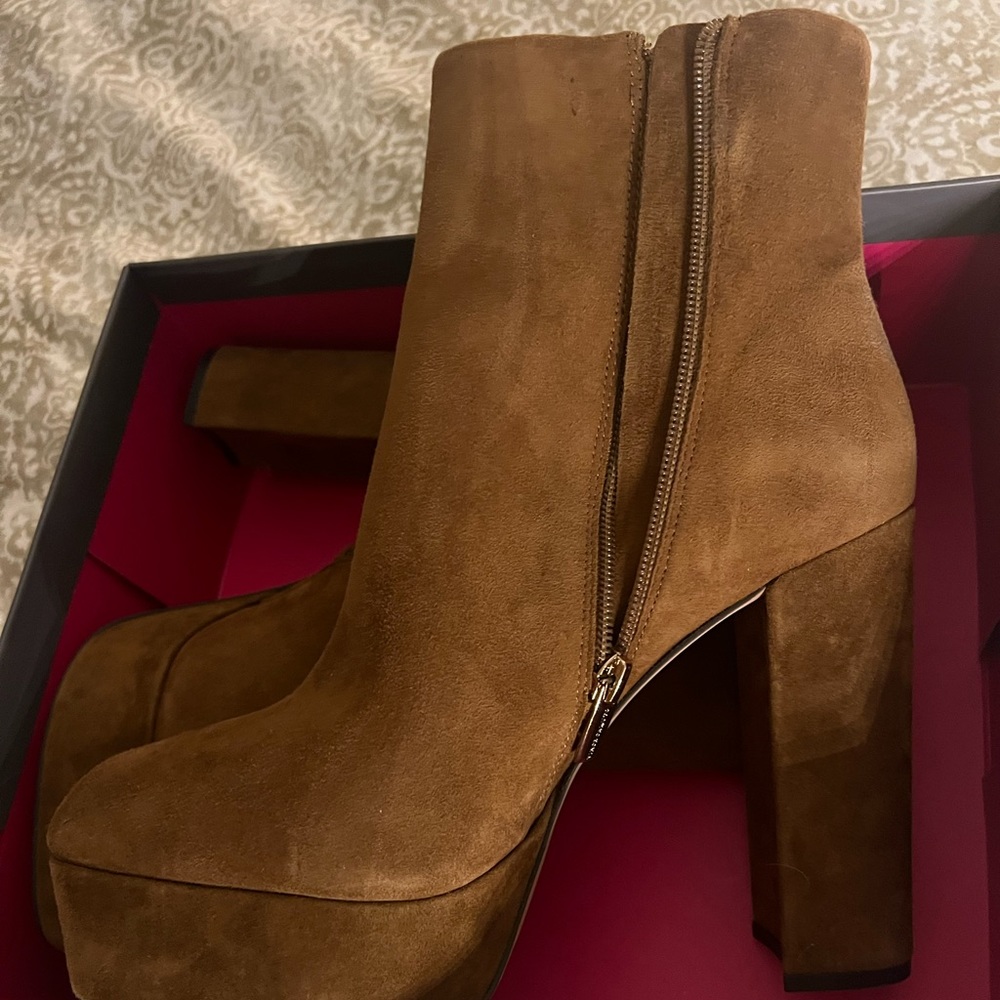 Vince Camuto Suede Booties US size 9.5 (fit like 9)